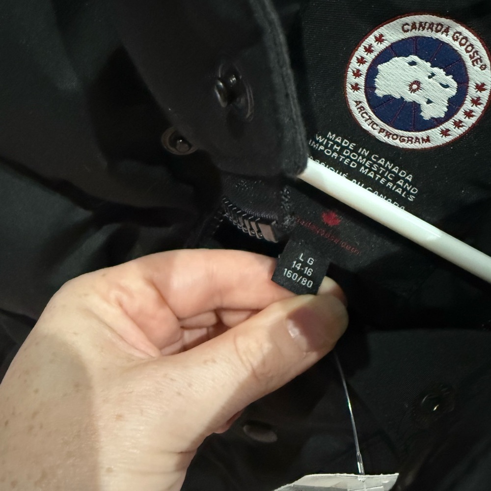 NWT Canada Goose Arctic Black Vest - Picture 3 of 3